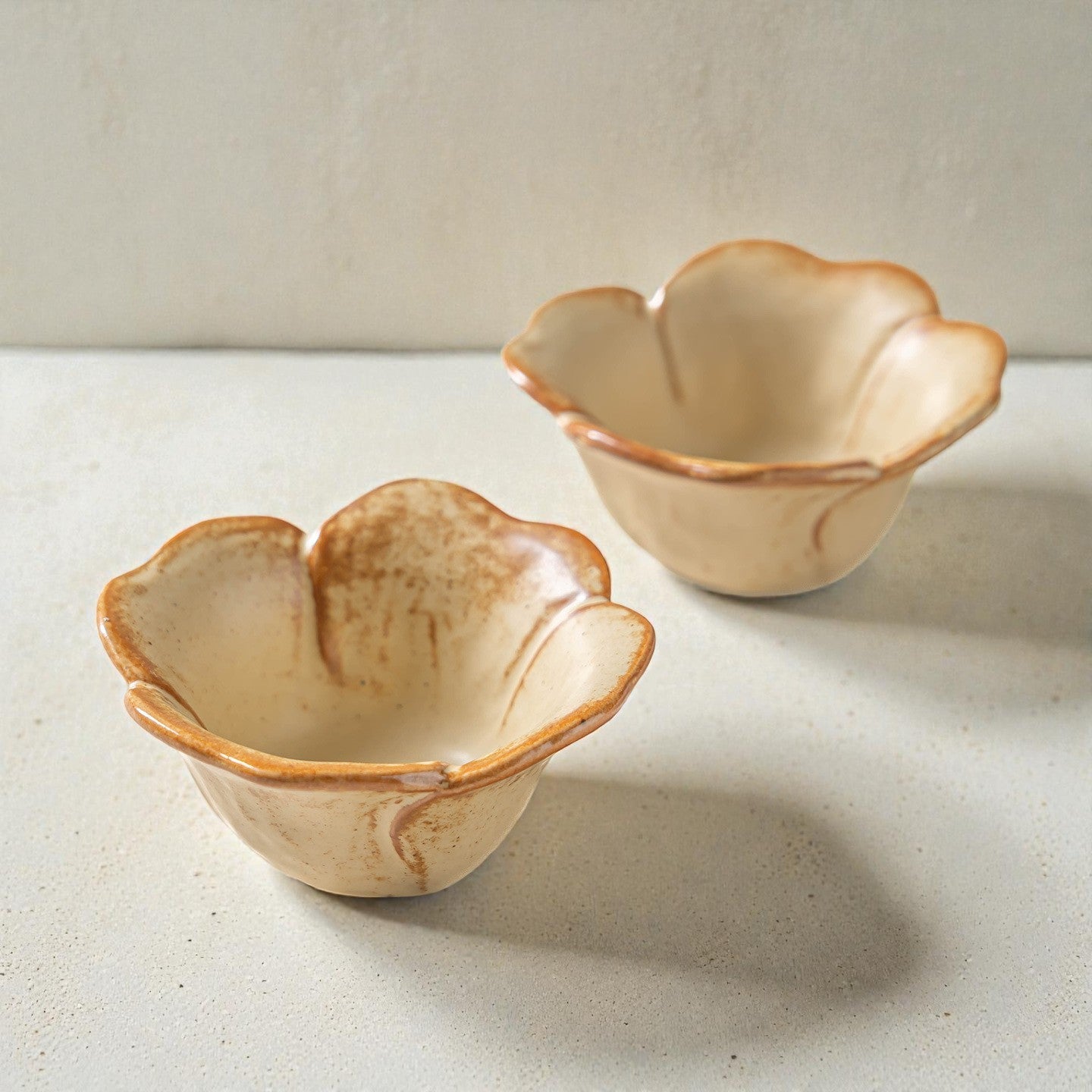 Style Flower-Shaped Ceramic Sauce Dish
