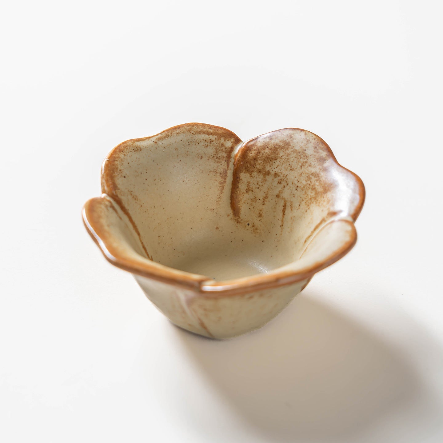 Style Flower-Shaped Ceramic Sauce Dish
